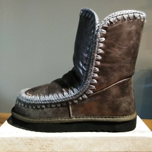 Cozy fall/winter boots - Picture 3 of 7